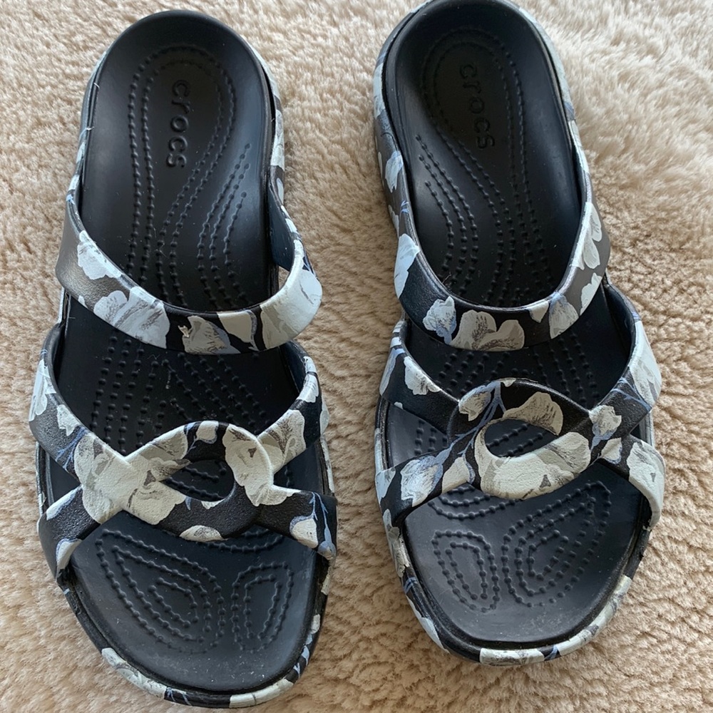 Women’s crocs